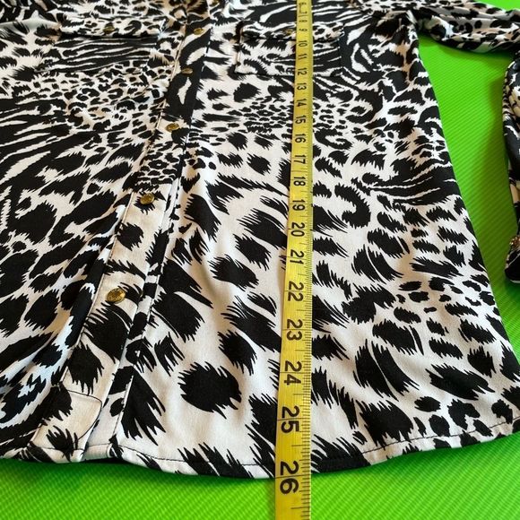 BCBG MaxAzria  Casual Button Down Top - Picture 11 of 11